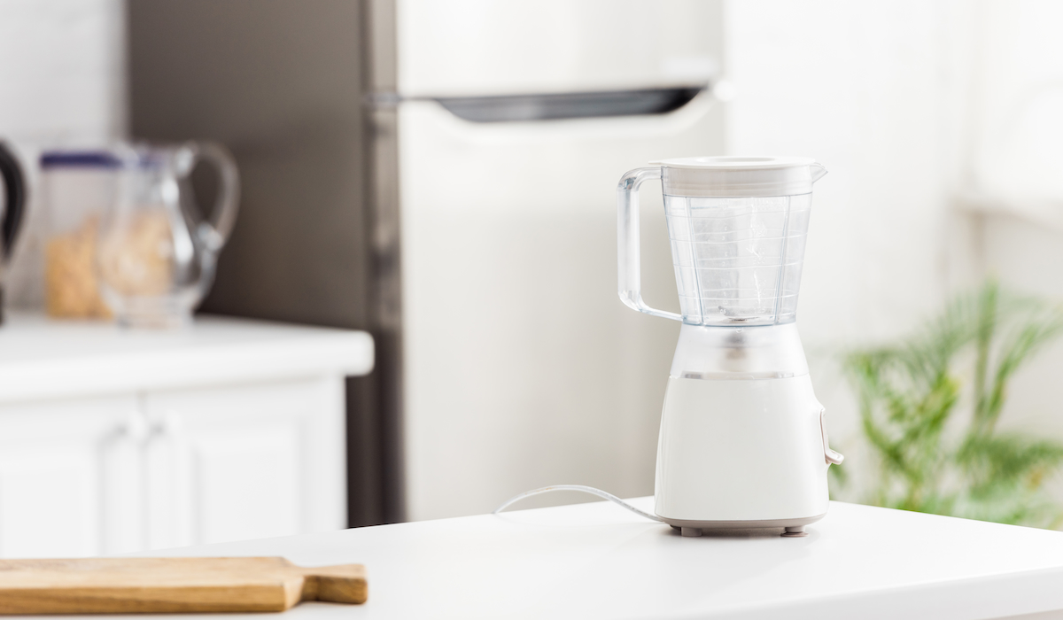 Can I Grind Coffee Beans in a Blender?